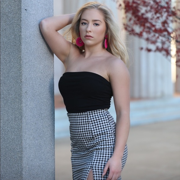 Meet your Posher, Trinity - Picture 1 of 1